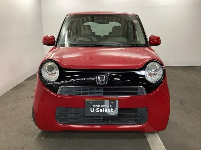 車の顔ともいえるヘッドライトは、丸目で愛嬌を感じさせるデザインです。