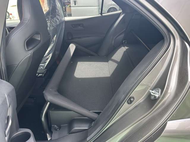 ★5年間新車保障★初度登録から5年間の新車保証が含まれています。長期間、安心してお乗り頂けます！保障費用は支払総額に含まれています！遠方のお客様は保証継承後、お近くのディーラーにて保証が受けられます！