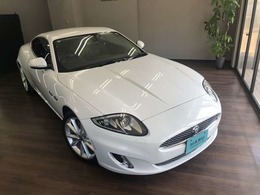 英国紳士な自然吸気エンジン搭載のモデルですので乗り味も自然体で長く愛せる1台です