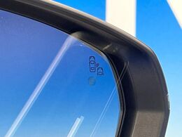 ●ブラインドアシストセンサー：視角からの車を感知し、ドライバーが車線変更を行う際に、警告音と共に注意を促してくれる安全支援機能です！