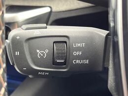 ●レーダークルーズコントロール：前の車との車間距離を一定にとりつつ、一定速度で自動走行してくれる次世代のクルーズコントロール！主に高速道路や自動車専用道路で使用する便利な機能です！