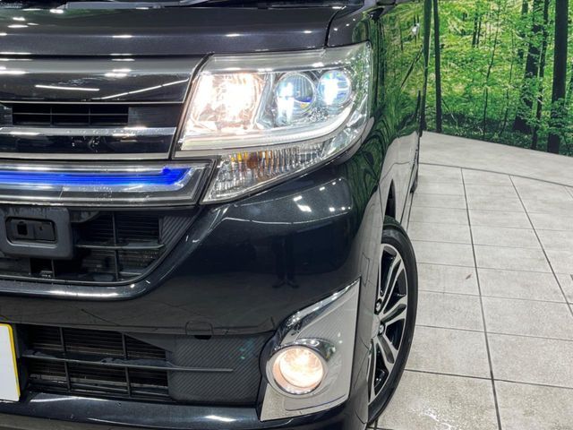 【LEDヘッドライト】悪天候や夜間走行時も良好な視界を確保し安心して運転できる高輝度LEDヘッドライトを装備！点灯速度が早く、消費電力も抑えられています。