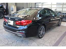 輸入車販売で培ったホスピタリティ。幅広い部品調達ネットワークを構築いたしております。納車点検整備はお任せください。ワイパー・エンジンOIL・ブレーキパッド・バッテリーなど交換させて頂いております。