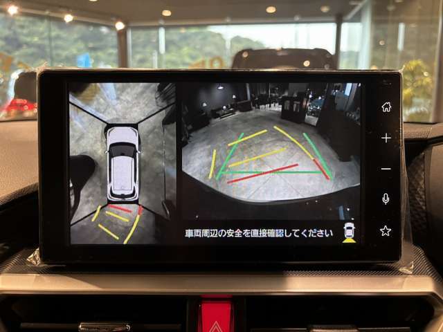 9インチスマホ連携ディスプレイオーディオ、パノラマビューモニター、ETC付き。地デジTVチューナーも搭載しております。別途オットキャストなどを利用でYouTubeなどの動画アプリにも対応可能です。
