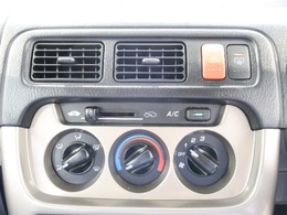 マニュアルエアコンのお車です。