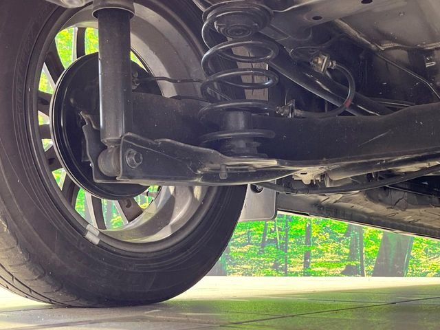 お車を安心してお乗りいただく為には、足回りの定期点検が欠かせません。サービスサポート（有償保証）では無料点検もご提供しており、安心のカーライフをお過ごしいただけるサポート体制が整っています。