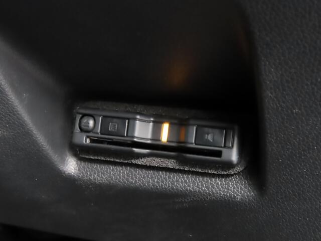 ETCも装備していますよ！ETC車載機を利用すると高速料金が割引に！！サイフにも優しい装備ですね♪