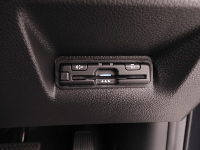 今や必需品の◆ETC車載器　装備車◆　有料道路を利用する際にスムースに通過でき、わずらわしい料金支払いから開放されます！