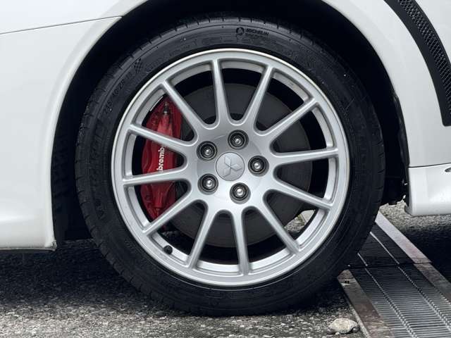 当社の展示車に走行距離や修復歴の虚偽は一切ありません◆距離が正確か確認する走行検索システムと厳正な基準を持つ第三者機関のAIS検査を全ての展示車で行い、基準クリアの厳選中古車のみをご提供しております◆