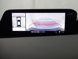 狭い場所での駐車やすれ違いなどでより的確な運転操作に役立つ360°ビューモニターが装備されています。