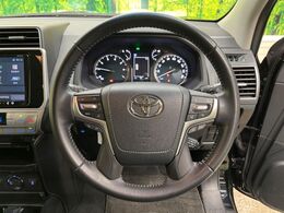 【トヨタセーフティセンス】走行中に前方の車両等を認識し、衝突しそうな時は警報とブレーキで衝突回避と被害軽減をアシスト。より安全にドライブをお楽しみいただけます。