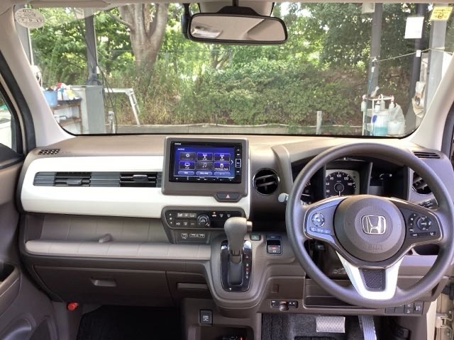 先進の安全運転支援機能【Honda SENSING】を搭載。衝突軽減ブレーキや誤発信抑制機能など様々な機能で安全運転をサポートします。機能一覧はHondaオフィシャルサイトで確認できます。