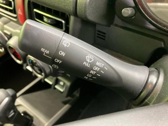 WECARSの展示場では実際に見て、触ってお車をお選びいただけます！知識の豊富な営業スタッフが様々なカーライフをご提案いたします！