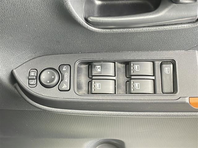 【窓操作部】『窓周辺/窓周辺装備』の画像になります。写真の内容に関してご不明点、ご質問等がございましたらお気軽にガリバー店舗までお問い合わせください。