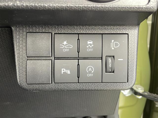 【運転席操作部】『運転席周辺の装備』の画像になります。快適なドライブを楽しむための機能が装備されています！運転席から触れるので使いやすいです！