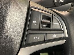 【アダプティブクルーズコントロール】高速道路での長距離走行が楽に！！自動で速度を保つクルーズコントロールが、衝突軽減システムと連携し、前方の車両を感知して車間を保つように速度調節してくれます！！