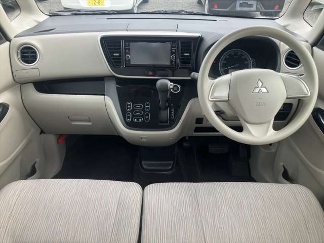 本来、汚れの目立ちやすいベージュ倍装ですが、このお車はとてもキレイに扱われています。