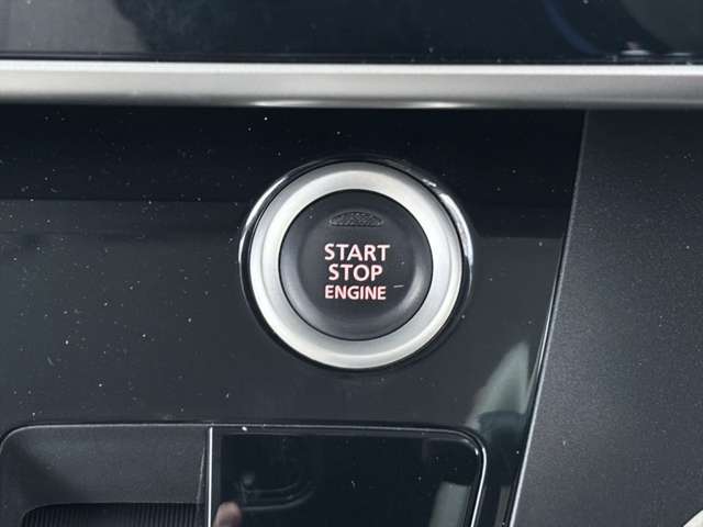 エンジン始動はこのスイッチを押すだけです。