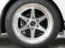 ファブレス18インチAWが装着されております！！定価約56万円になります！！