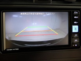 バックガイドモニターで、後方を確認しながら安心して駐車することができます。運転初心者も熟練者も必須の機能ですよ！