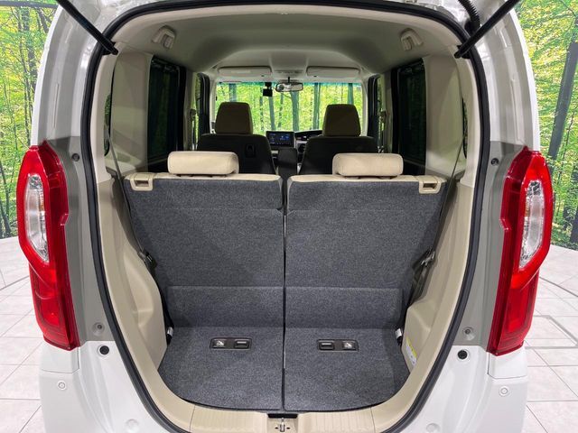 普段のお買い物や通勤、送迎等に十分な荷室スペースを確保しております。セカンドシートを倒すと、大きな荷物の積載も可能です♪