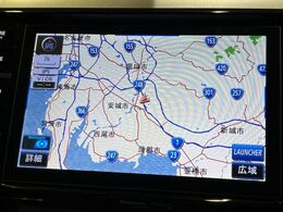 【純正ナビ】人気の純正ナビを装備しております。ナビの使いやすさはもちろん、オーディオ機能も充実！キャンプや旅行はもちろん、通勤や買い物など普段のドライブも楽しくなるはず♪