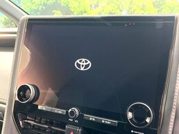 【14インチディスプレイオーディオ】画面内にオーディオ操作はもちろん、空調の調整機能なども盛り込んだ多機能なディスプレイオーディオです！スマートフォン連携はもちろん、車載ナビもお使いいただけます♪