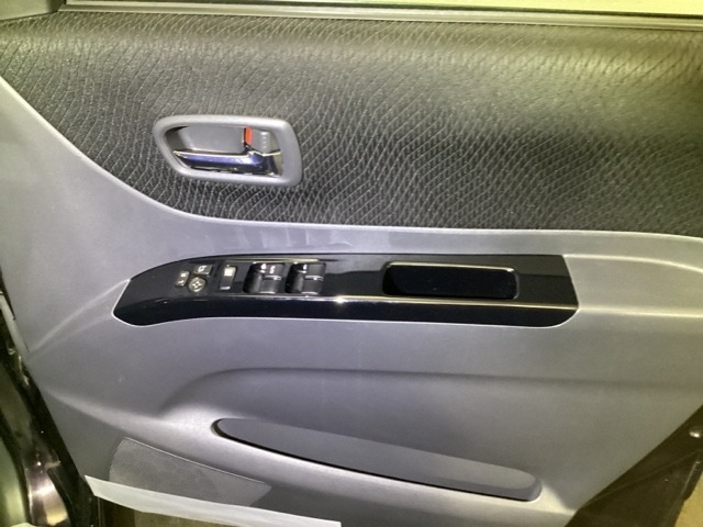 ドアスイッチもシンプルで、使いやすさを考え設計されています。