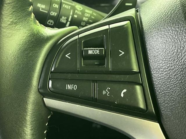 WECARSの展示場では実際に見て、触ってお車をお選びいただけます！知識の豊富な営業スタッフが様々なカーライフをご提案いたします！