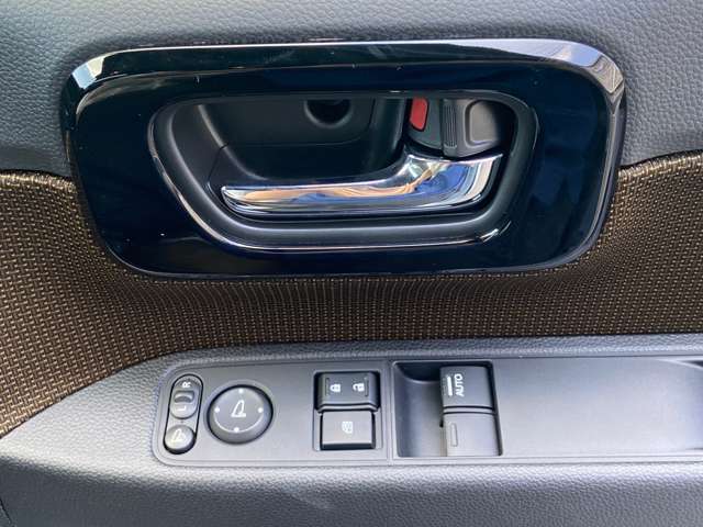 お客様が長く、安心して乗ることができる車を販売することを心がけております。