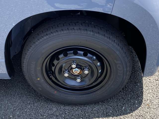 展示車両に関しましても、全ての取り扱いの車に対して厳しくチェックしております。