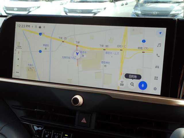 ディスプレイオーディオを装備。スマホとクルマをつなぐことで、これまでのナビに加えて、いろんなサービスが楽しめます。