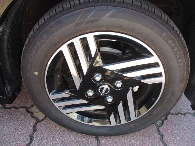 純正アルミホイール装備（155/65R14)