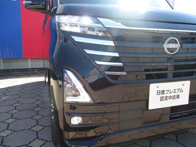 夜間の運転も明るく安心のLEDヘッドライト＆フォグランプ装備