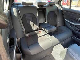 LIBERALAの全国在庫約2,400台※！その中から厳選したお車をご提案！お近くの店舗でのご納車可能！その品揃えと品質に驚くこと間違い無し！※2023年10月現在。売約済みの可能性もございます。