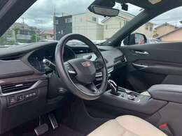 私たちは、お客様のこだわりに合った“世界にひとつ”だけの特別な車をご提案します。ジースクエア=車のあるライフスタイルを演出するセレクトショップです。