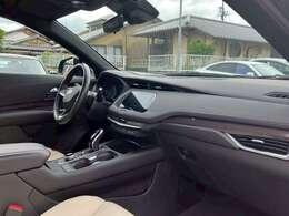 私たちは、お客様のこだわりに合った“世界にひとつ”だけの特別な車をご提案します。ジースクエア=車のあるライフスタイルを演出するセレクトショップです。