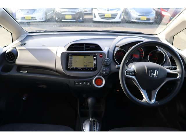 カッコイイだけではなく、機能性も高い内装です★