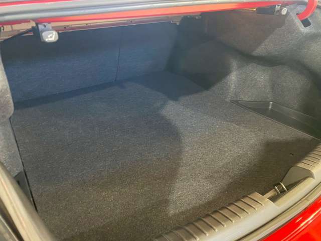 トランクルームは奥行きがあり荷物も沢山入りそう！