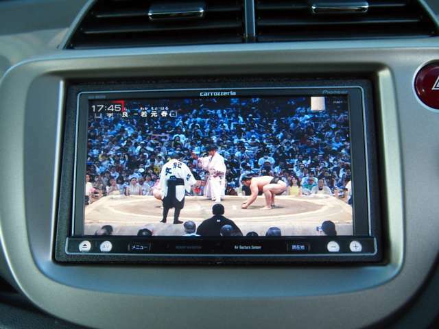 フルセグTVが装備されています♪　　車内でスポーツ観戦も出来ますよ♪♪