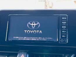 【純正ナビ】人気の純正ナビを装備しております。ナビの使いやすさはもちろん、オーディオ機能も充実！キャンプや旅行はもちろん、通勤や買い物など普段のドライブも楽しくなるはず♪