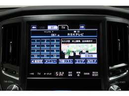 インパネ周りは使いやすく配置されています。高精細8インチモニター採用の純正マルチはフルセグTV、DVDビデオ、ミュージックサーバー、CD、Bleutoothオーディオなどに対応しています。