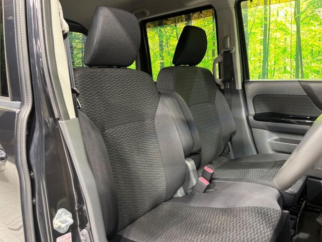 【運転席シートヒーター】寒い日に重宝するシートヒーター！エアコンより早く温まってくれるので寒がりの人も安心ですね♪エアコンの温風は乾燥するから苦手、という方にもをおすすめです。