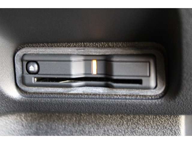 ETC車載器付ですので高速道路の料金所もノンストップです！高速道路の乗り降りがスムーズに行えます！！