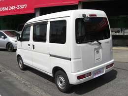 左斜め後ろです。