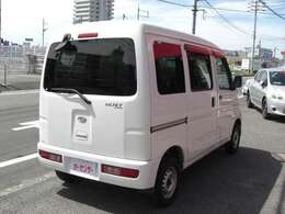 右斜め後ろです。