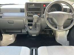 インパネ周り、目立った汚れもなく十分きれいです。