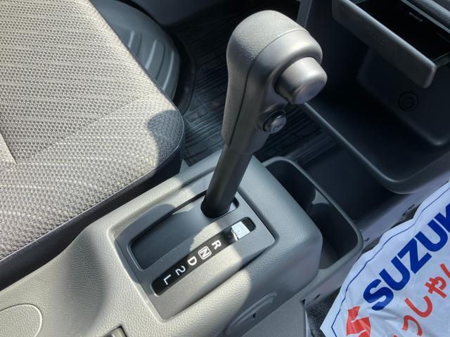 フロア4AT車！坂道走行では軽いエンジンブレーキ効果を得られる【オーバードライブスイッチ】付。