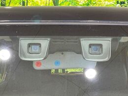 【スズキ　デュアルカメラブレーキサポート】走行中に前方の車両等を認識し、衝突しそうな時は警報とブレーキで衝突回避と被害軽減をアシスト。より安全にドライブをお楽しみいただけます。