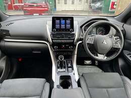 【運転席・助手席シートヒーター】運転者にとっては日々使用することとなる運転席です。運転席が快適だと運転に集中することができますね！